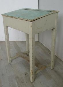 Lacquered fir school desk with an opening top - small table - early 1900s